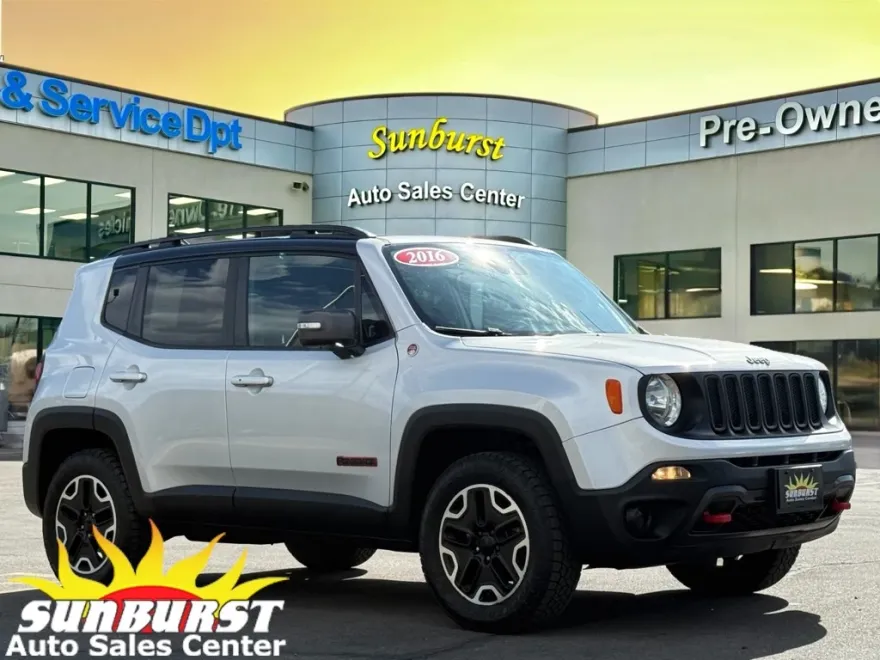 2016 Jeep Renegade Trailhawk photo 1