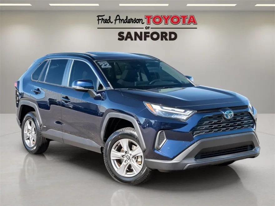 2022 Toyota RAV4 Hybrid XLE photo 1