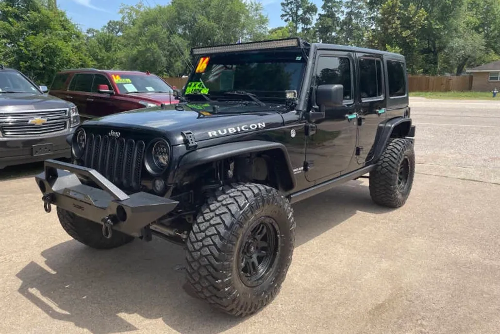 2016 Jeep Wrangler Unlimited Rubicon photo 1