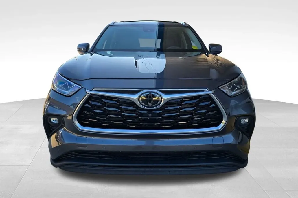 2021 Toyota Highlander Limited photo 1