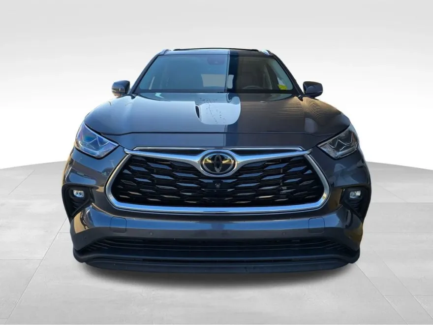 2021 Toyota Highlander Limited photo 1