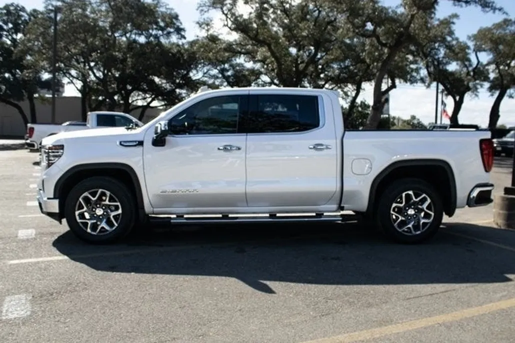 2024 Gmc Sierra 1500 SLT photo 1