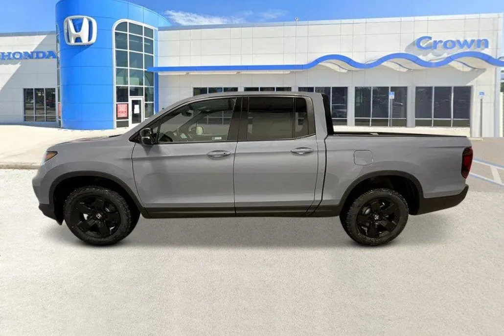 2025 Honda Ridgeline Black Edition photo 1