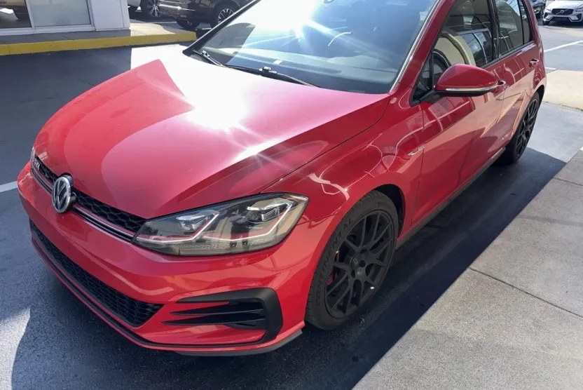 2018 Volkswagen Golf GTI SE photo 1