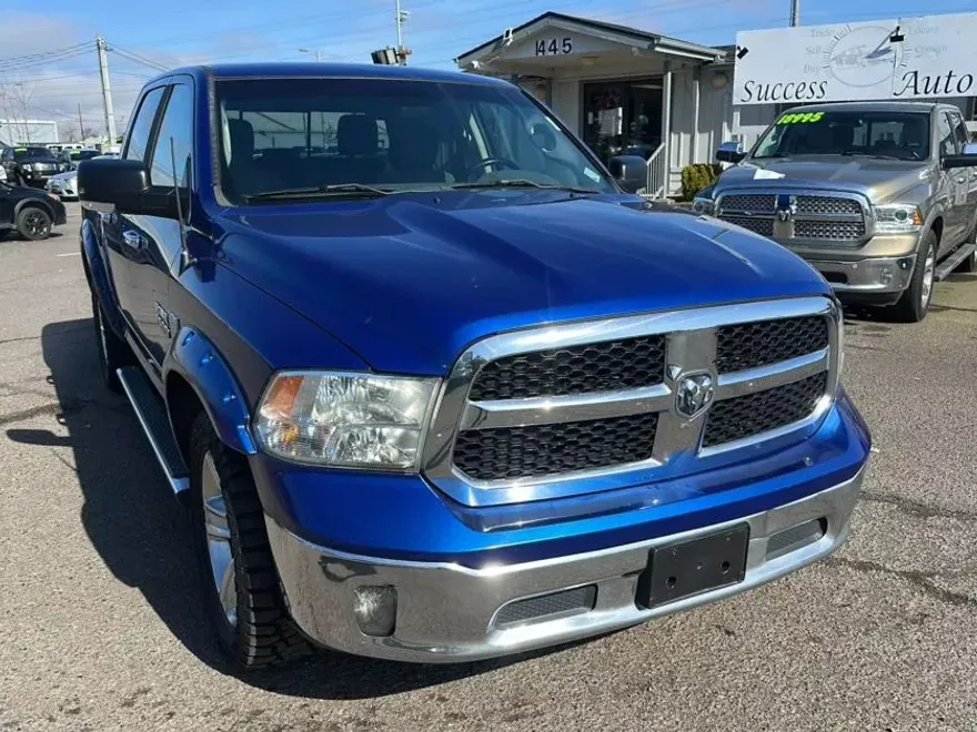 2016 Ram 1500 SLT photo 1
