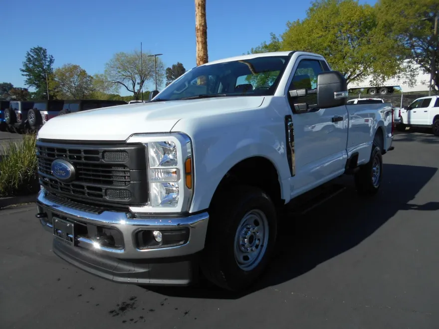 2025 Ford F-250 XL photo 1