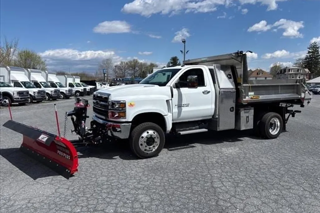 2024 Chevrolet Silverado 6500HD Work Truck photo 1