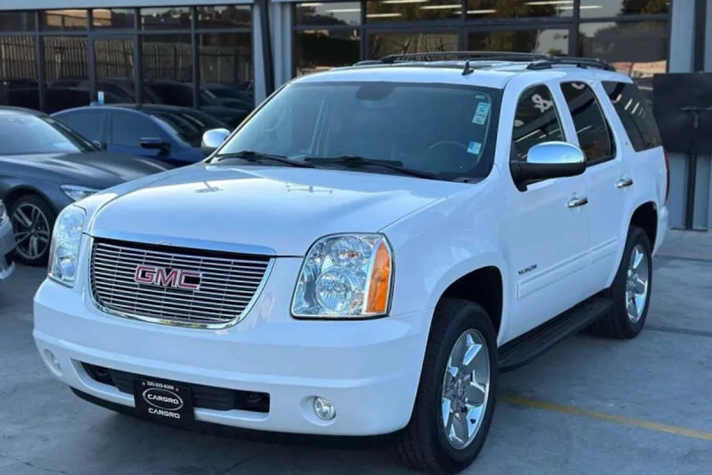 2012 Gmc Yukon SLT photo 1