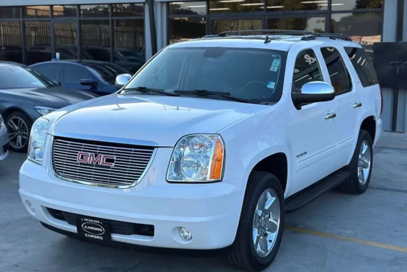 2012 Gmc Yukon SLT photo 1
