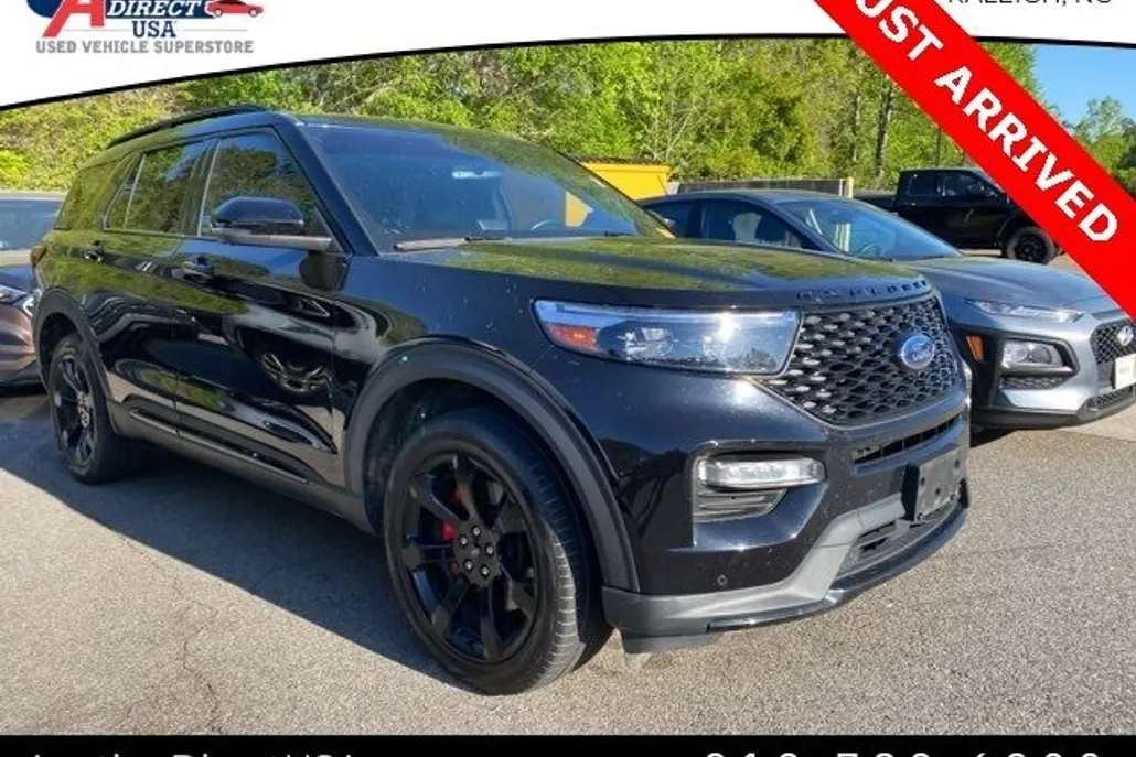 2023 Ford Explorer ST photo 1