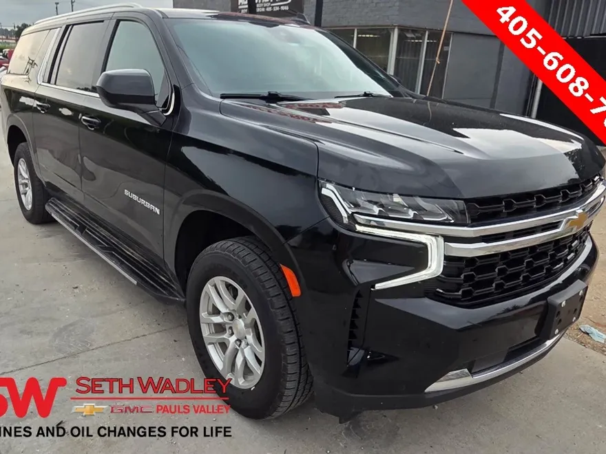 2023 Chevrolet Suburban LS photo 1