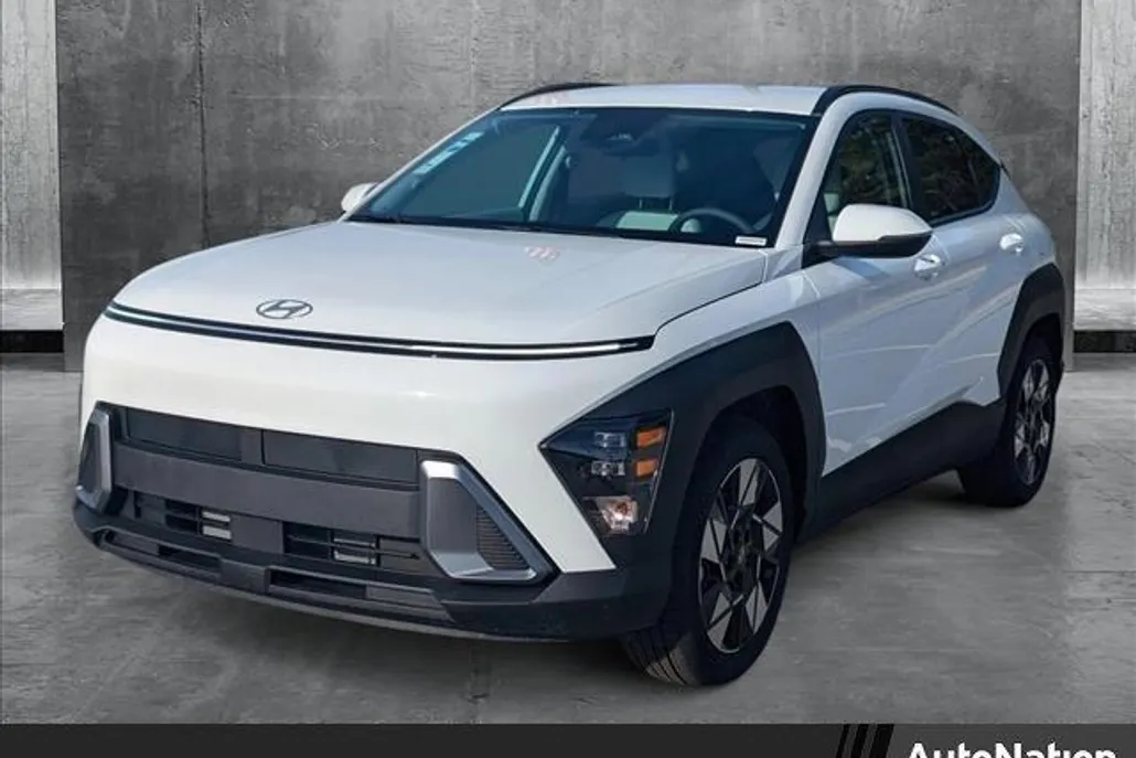 2025 Hyundai Kona SEL photo 1