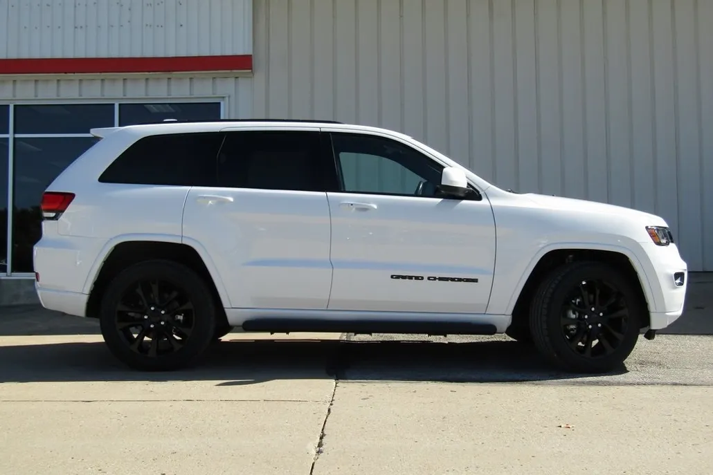 2020 Jeep Grand Cherokee Altitude photo 1