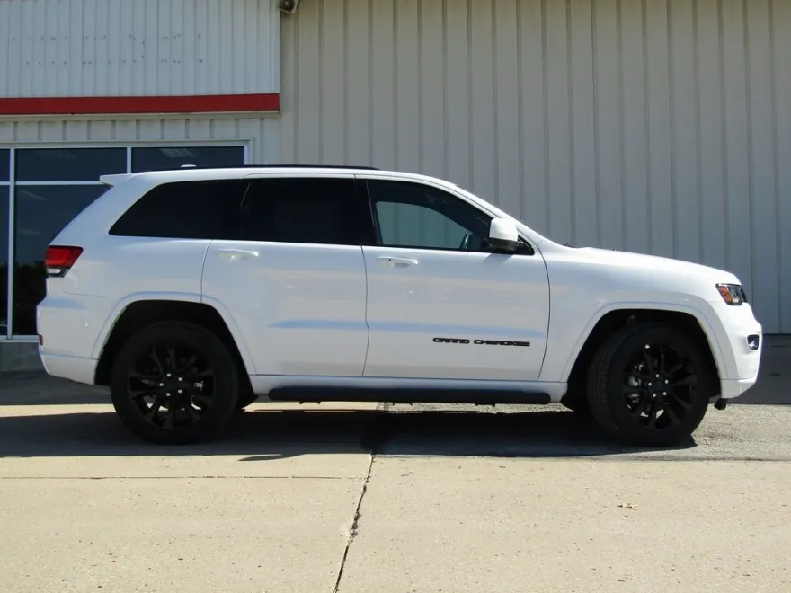 2020 Jeep Grand Cherokee Altitude photo 1