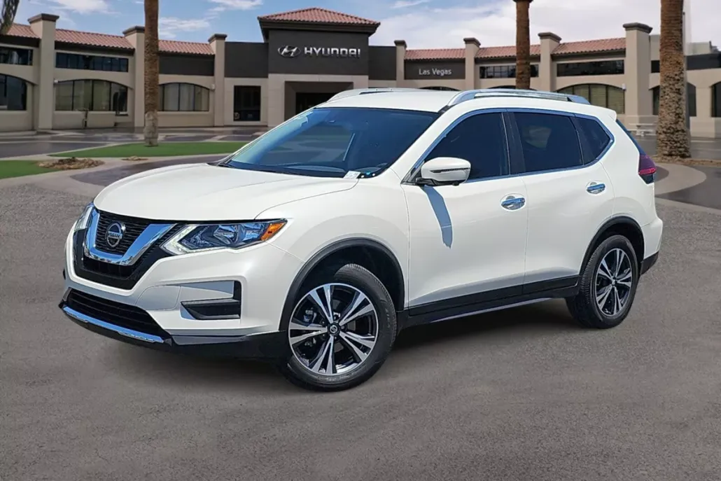 2019 Nissan Rogue SV photo 1