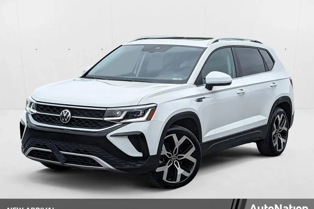 2022 Volkswagen Taos SEL photo 1