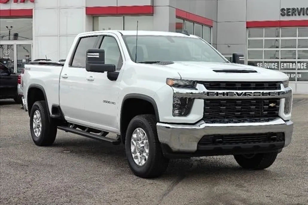 2023 Chevrolet Silverado 3500HD LT photo 1