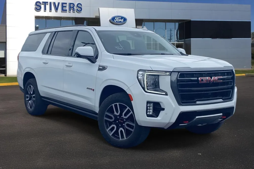 2023 Gmc Yukon XL AT4 photo 1