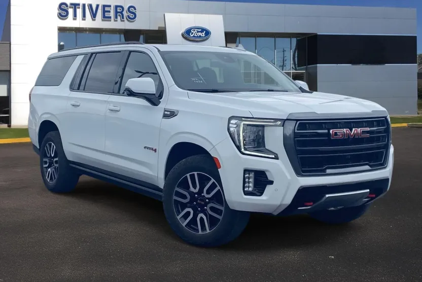 2023 Gmc Yukon XL AT4 photo 1