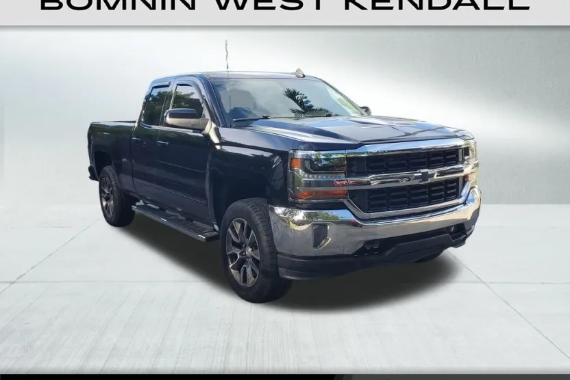 2017 Chevrolet Silverado 1500 LT photo 1