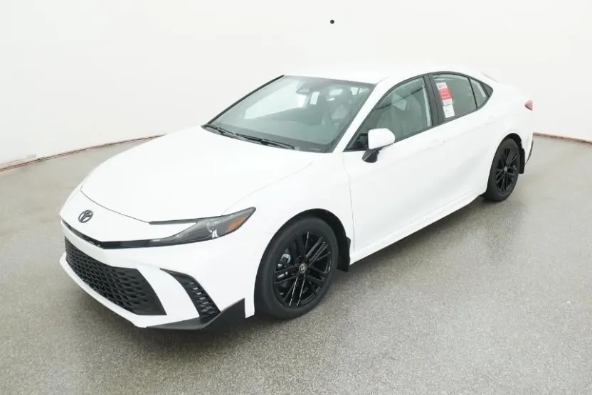 2025 Toyota Camry SE photo 1