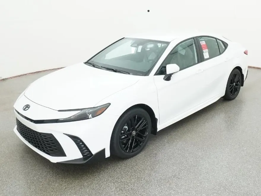 2025 Toyota Camry SE photo 1