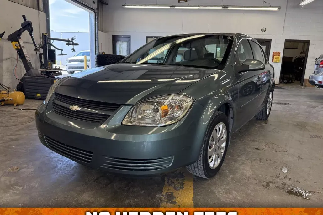 2010 Chevrolet Cobalt LT photo 1