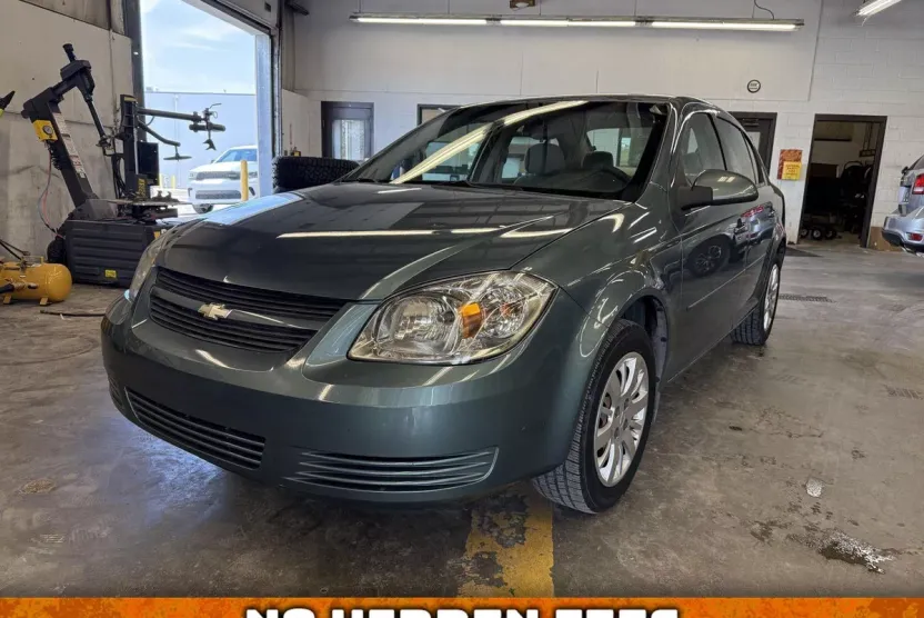 2010 Chevrolet Cobalt LT photo 1