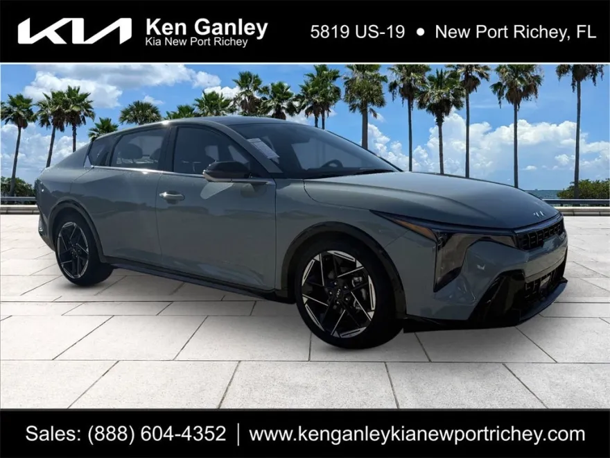2025 Kia K4 GT-Line photo 1