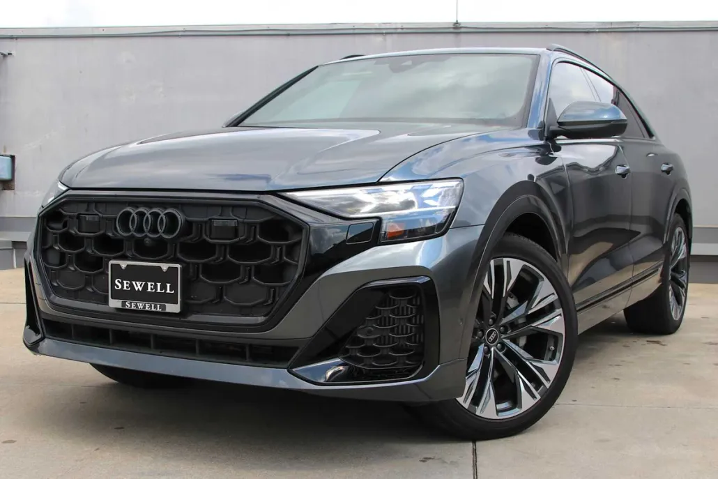 2025 Audi Q8 55 Prestige photo 1