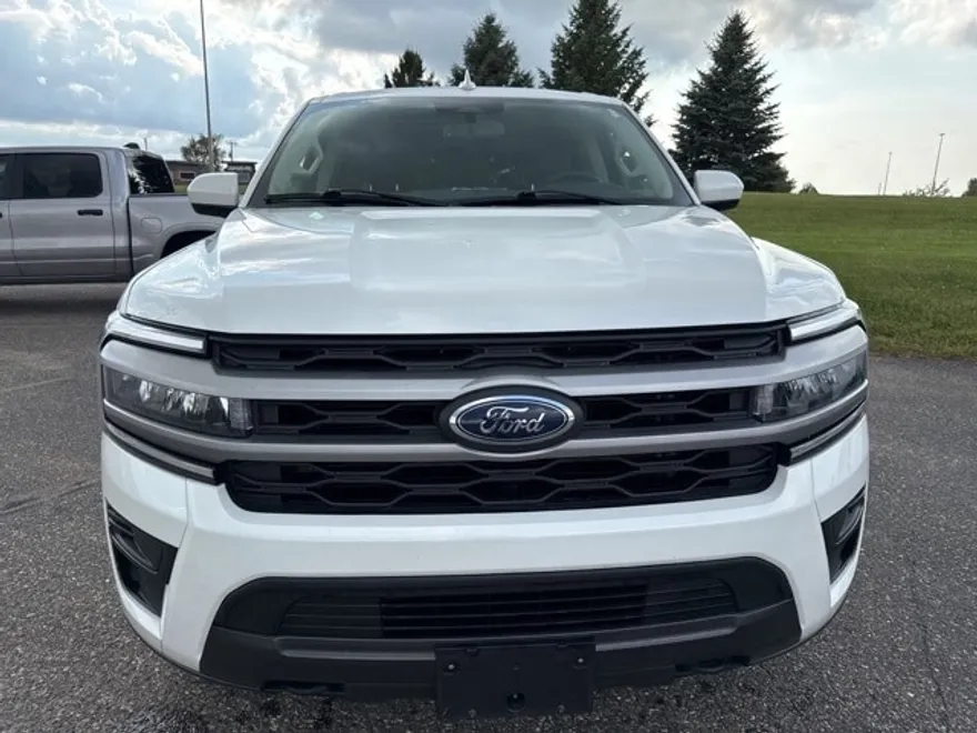 2022 Ford Expedition MAX XLT photo 1