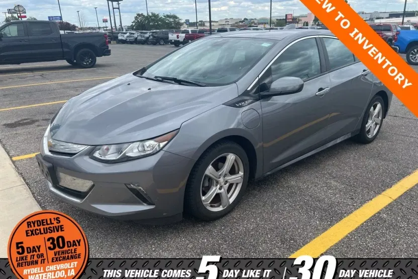 2018 Chevrolet Volt LT photo 1