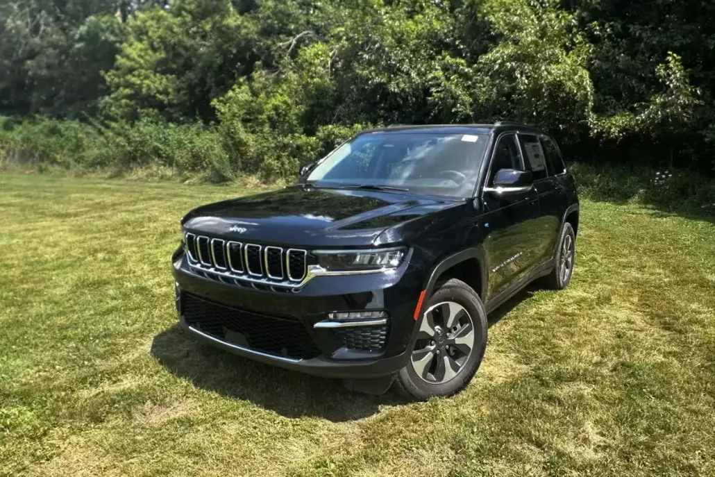 2024 Jeep Cherokee photo 1