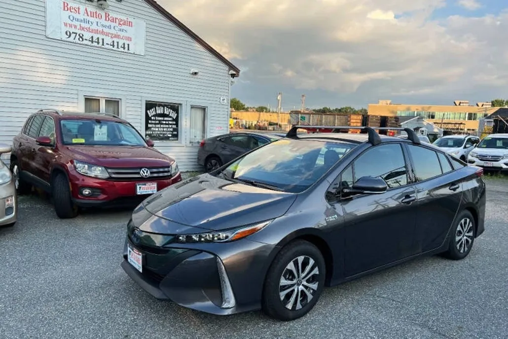 2020 Toyota Prius Prime XLE photo 1