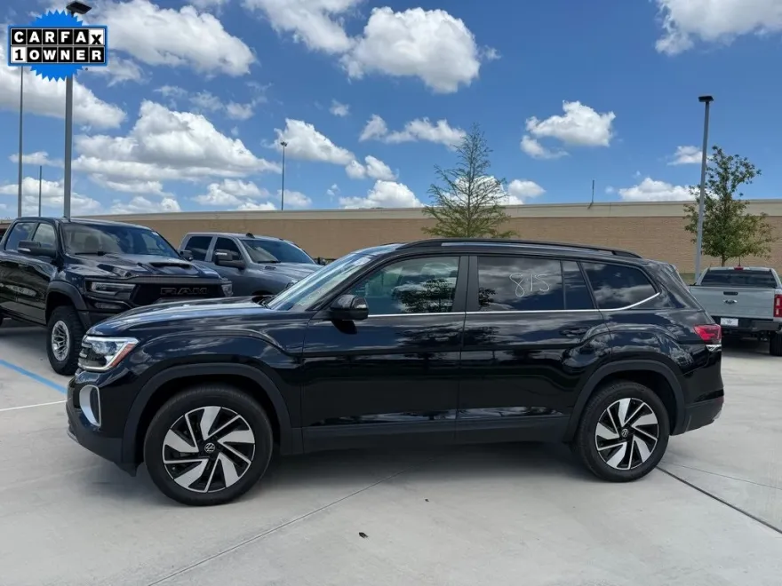 2024 Volkswagen Atlas SE Technology photo 1