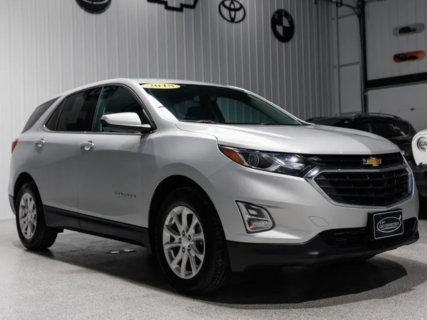 2018 Chevrolet Equinox LT photo 1