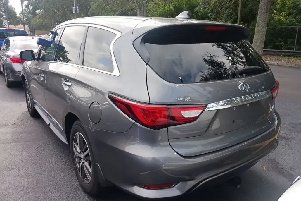 2017 Infiniti QX60 Base photo 1