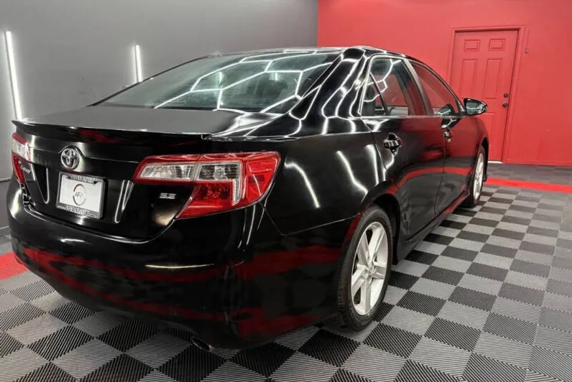 2014 Toyota Camry L photo 1