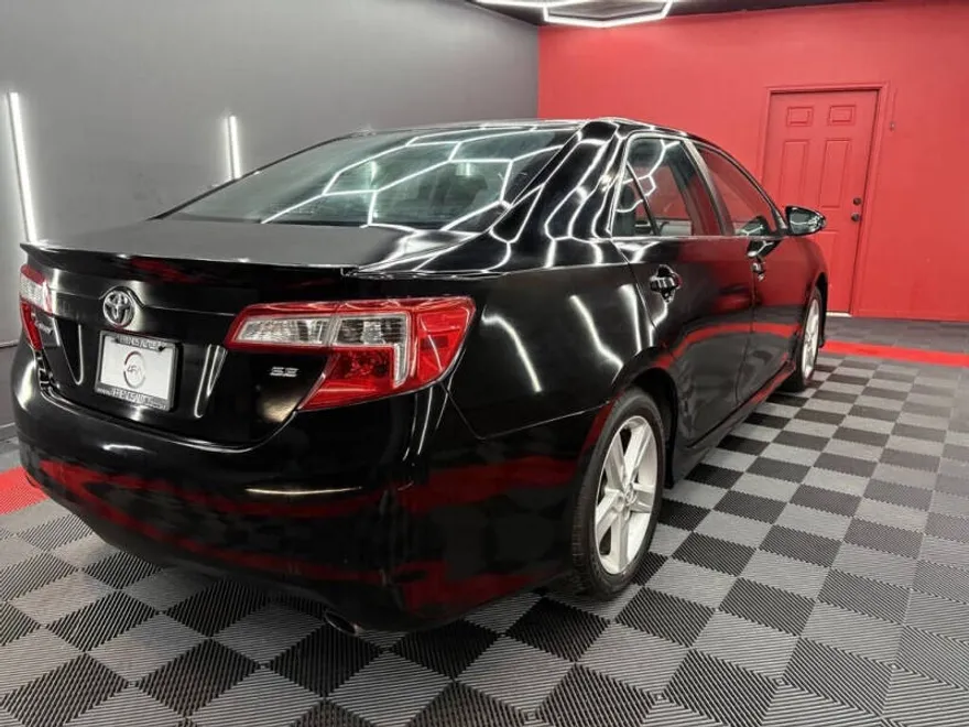 2014 Toyota Camry L photo 1