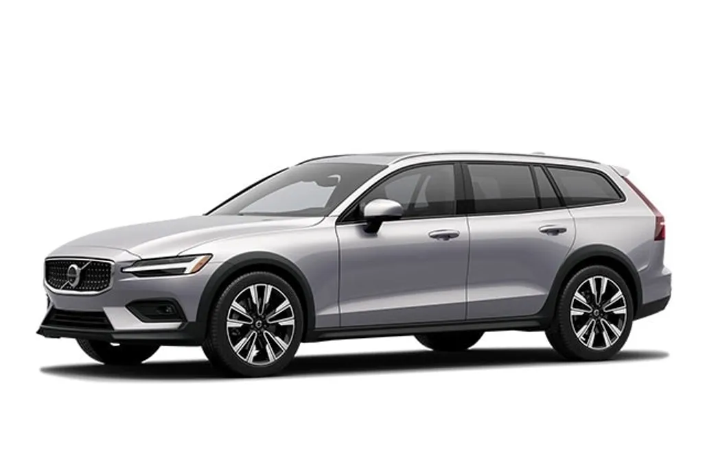 2025 Volvo V60 Cross Country B5 photo 1