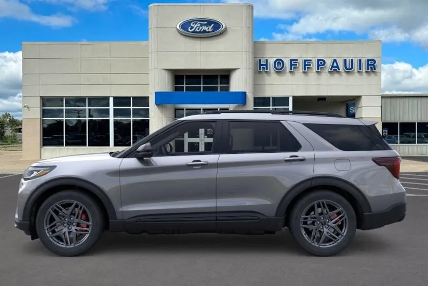 2025 Ford Explorer ST photo 1