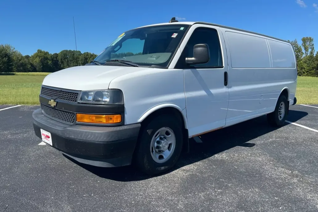 2019 Chevrolet Express 3500 Work Cargo Van photo 1
