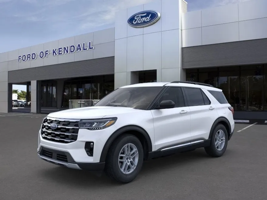 2025 Ford Explorer photo 1