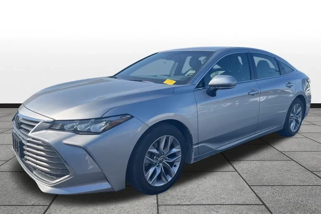 2021 Toyota Avalon XLE photo 1