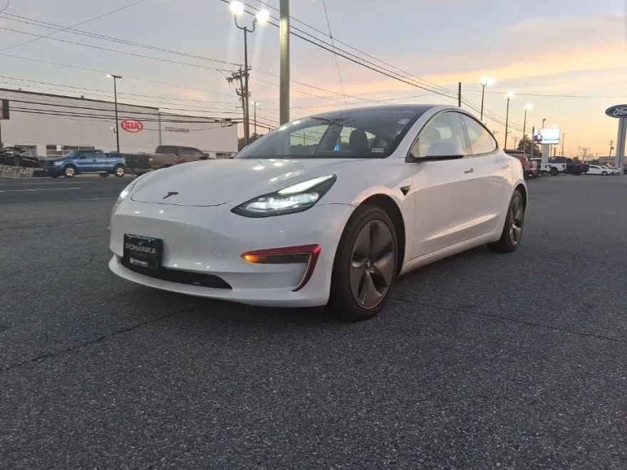 2021 Tesla Model 3 Standard Range Plus photo 1