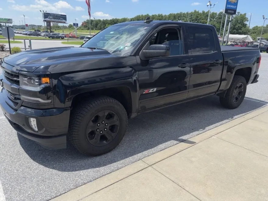 2018 Chevrolet Silverado 1500 LTZ photo 1