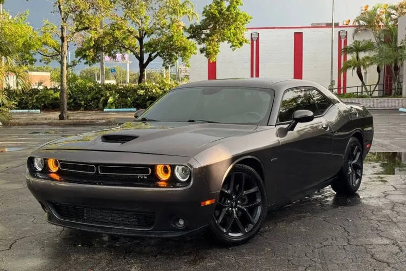 2019 Dodge Challenger R/T photo 1