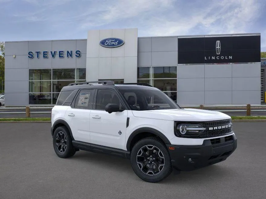2025 Ford Bronco Sport Outer Banks photo 1
