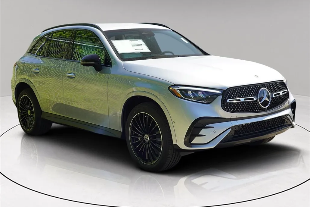 2025 Mercedes Benz GLC 300 4MATIC photo 1