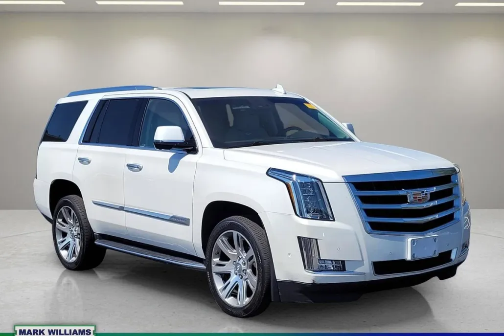 2017 Cadillac Escalade Luxury photo 1